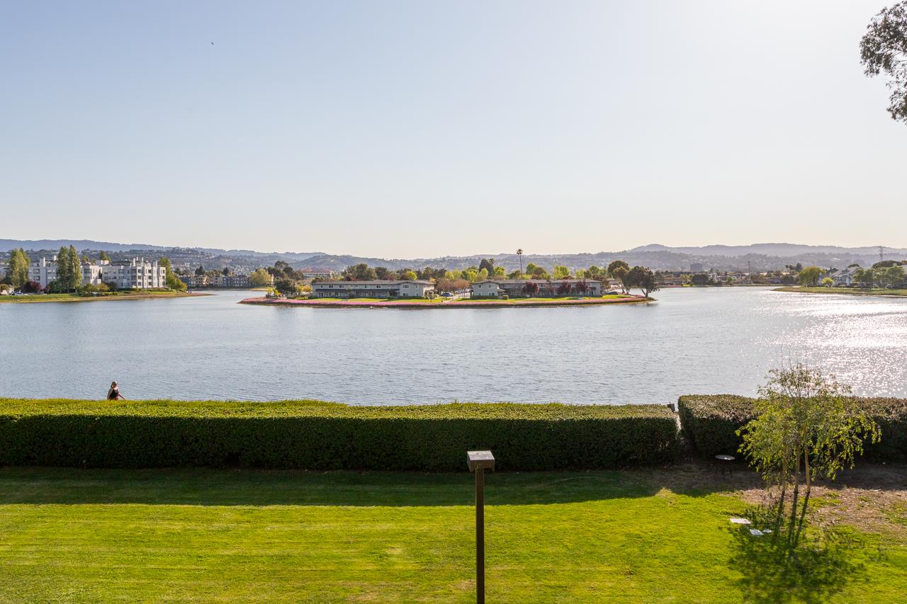 Detail Gallery Image 2 of 30 For 815 Sea Spray Ln #207,  Foster City,  CA 94404 - 2 Beds | 2 Baths