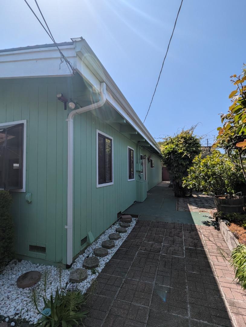 Detail Gallery Image 2 of 24 For 1315 El Dorado Ave, Santa Cruz,  CA 95062 - 3 Beds | 1 Baths