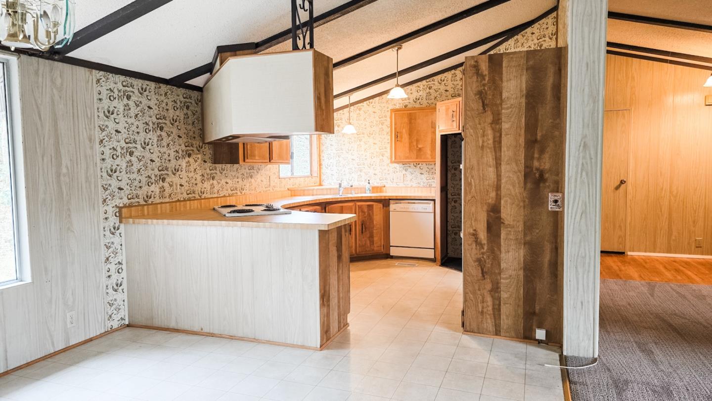 Detail Gallery Image 14 of 27 For 17596 Pond Derosa #10,  Prunedale,  CA 93907 - 3 Beds | 2 Baths