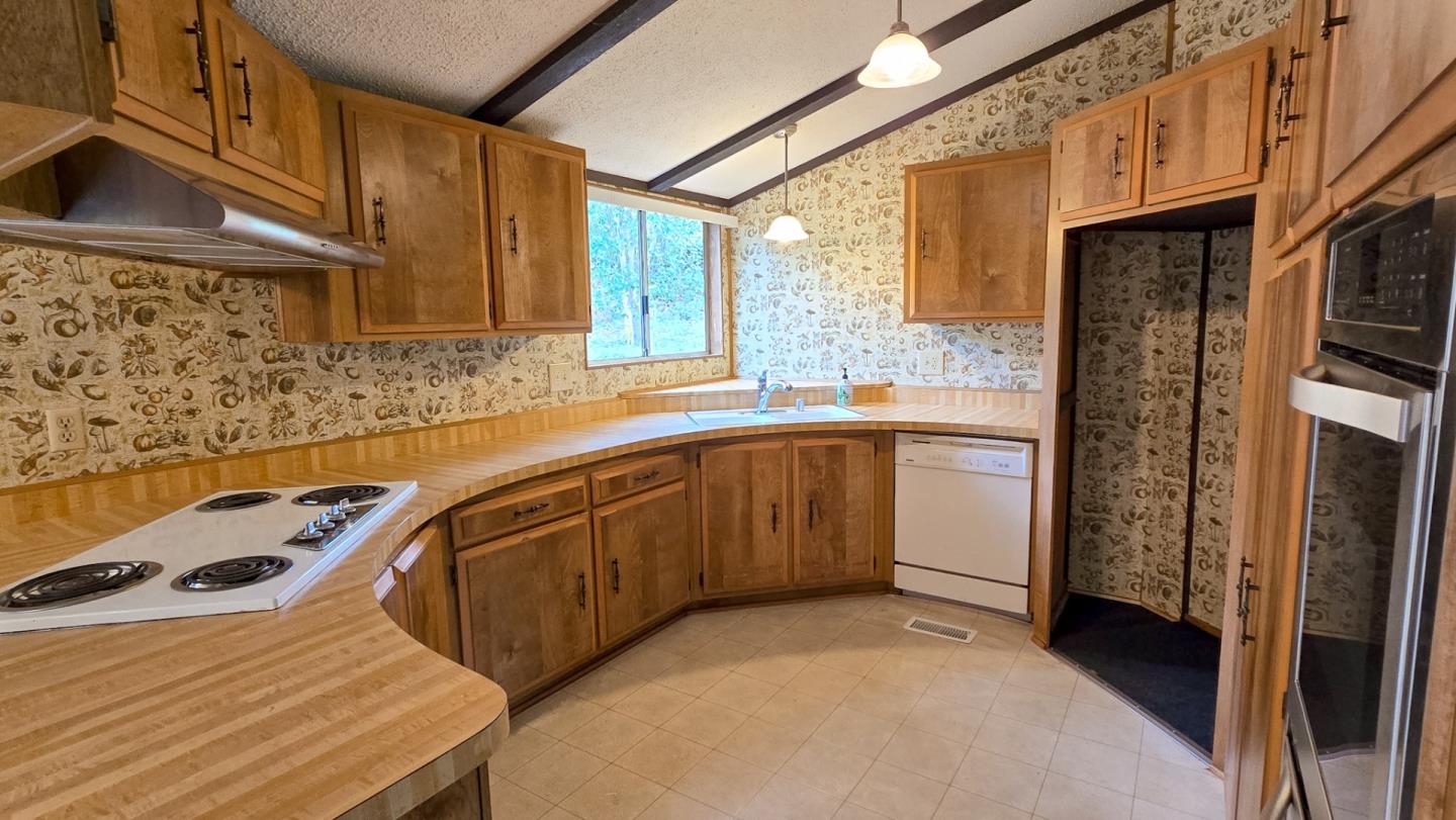 Detail Gallery Image 15 of 27 For 17596 Pond Derosa #10,  Prunedale,  CA 93907 - 3 Beds | 2 Baths