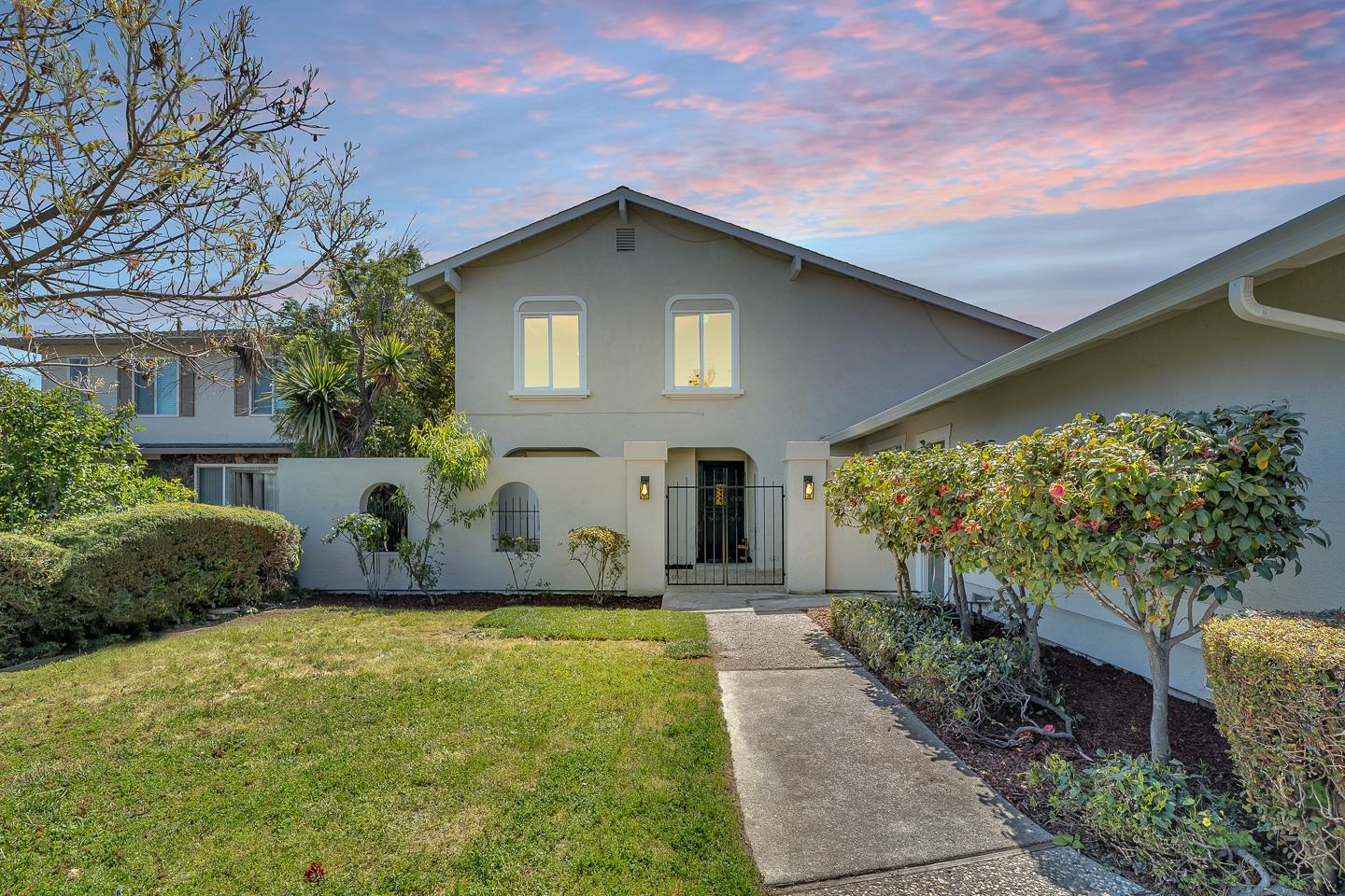 Detail Gallery Image 2 of 26 For 5746 Malpas Dr, San Jose,  CA 95124 - – Beds | – Baths