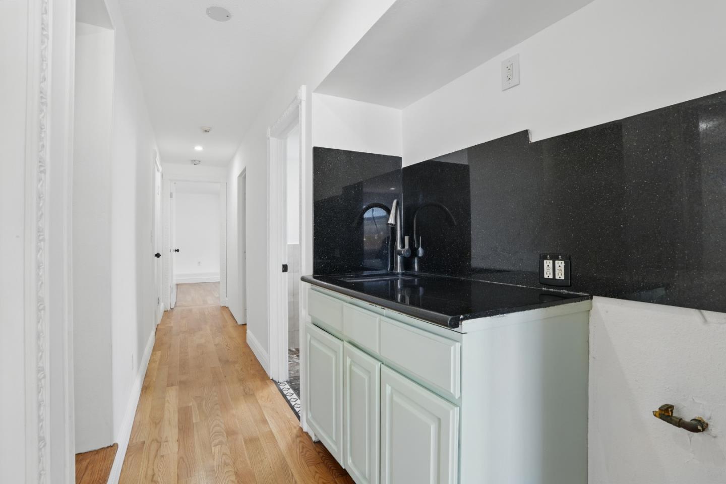 Detail Gallery Image 20 of 42 For 32 Cross St, San Francisco,  CA 94112 - 4 Beds | 2 Baths
