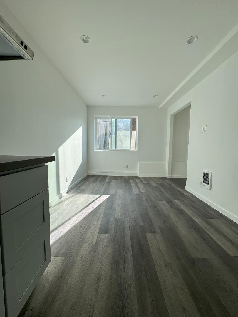 Detail Gallery Image 9 of 19 For 139 Bridgeview Dr, San Francisco,  CA 94124 - 2 Beds | 1 Baths