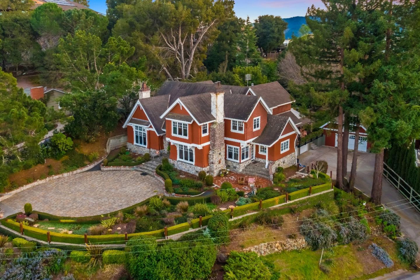 Detail Gallery Image 2 of 72 For 589 California Way, Redwood City,  CA 94062 - 5 Beds | 3/1 Baths