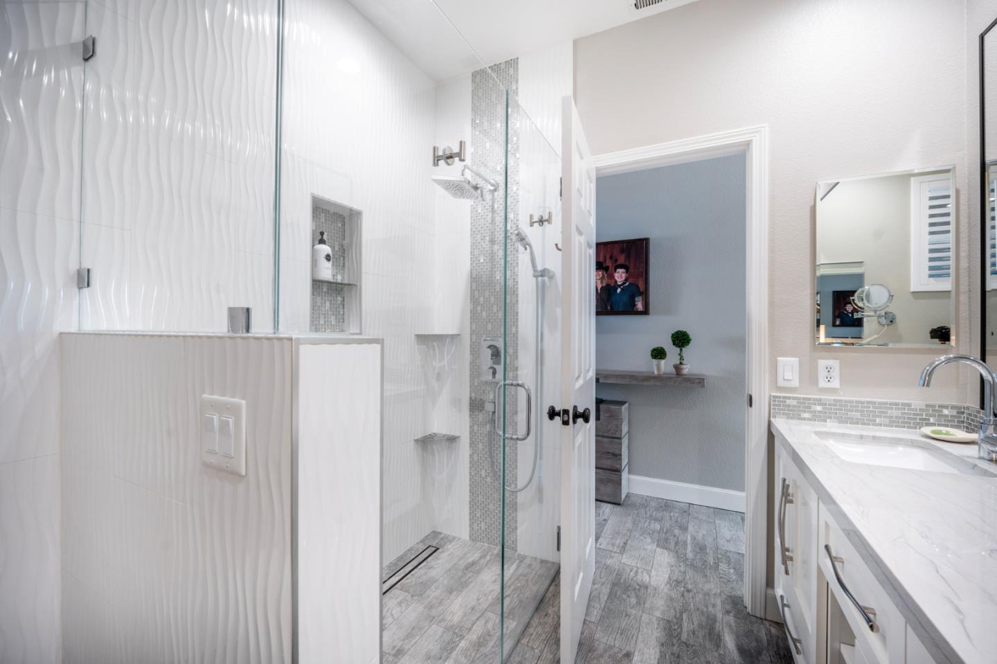 Detail Gallery Image 12 of 36 For 1235 Quail Ridge Way, Hollister,  CA 95023 - 4 Beds | 2/1 Baths