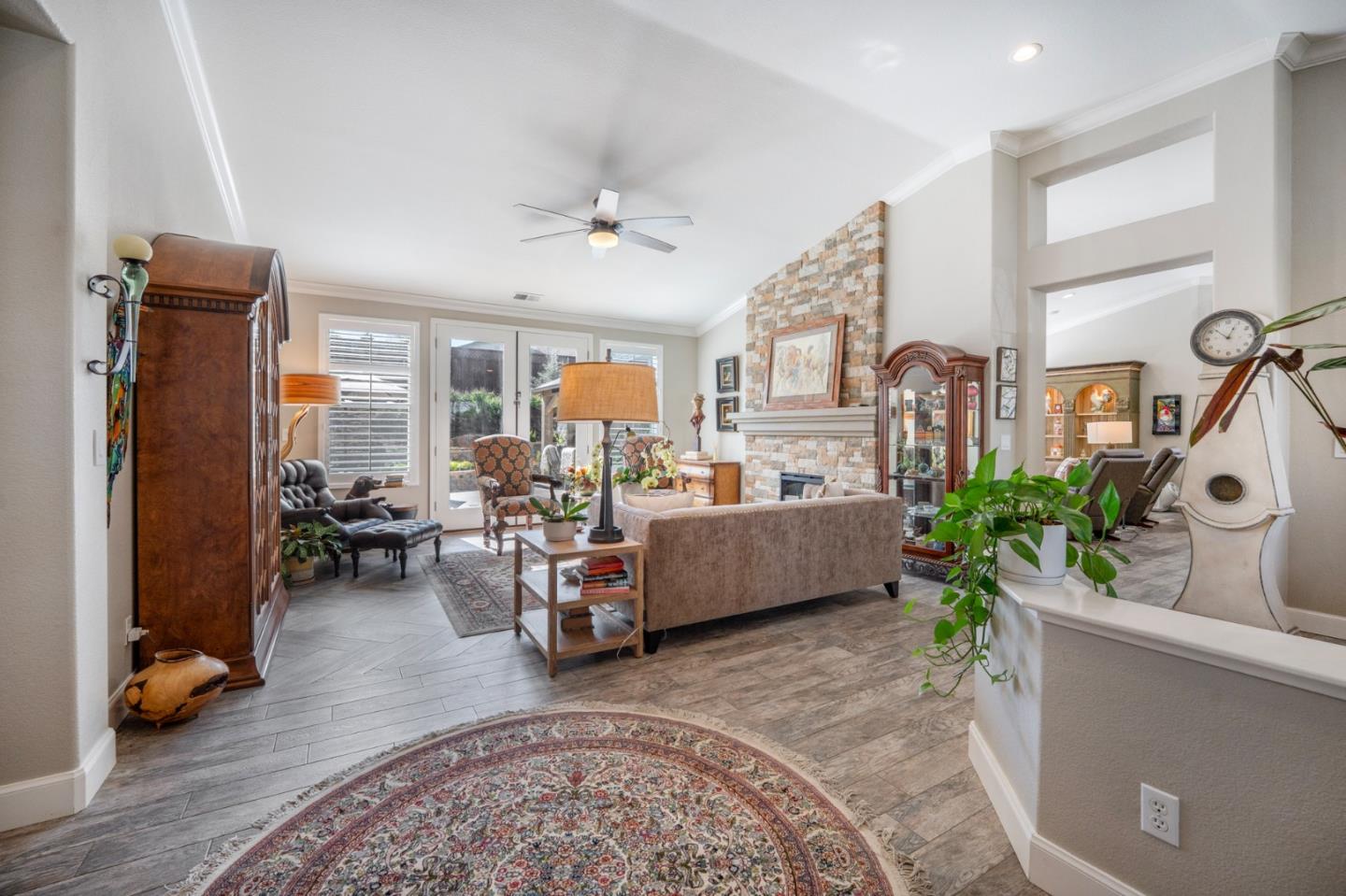 Detail Gallery Image 17 of 36 For 1235 Quail Ridge Way, Hollister,  CA 95023 - 4 Beds | 2/1 Baths