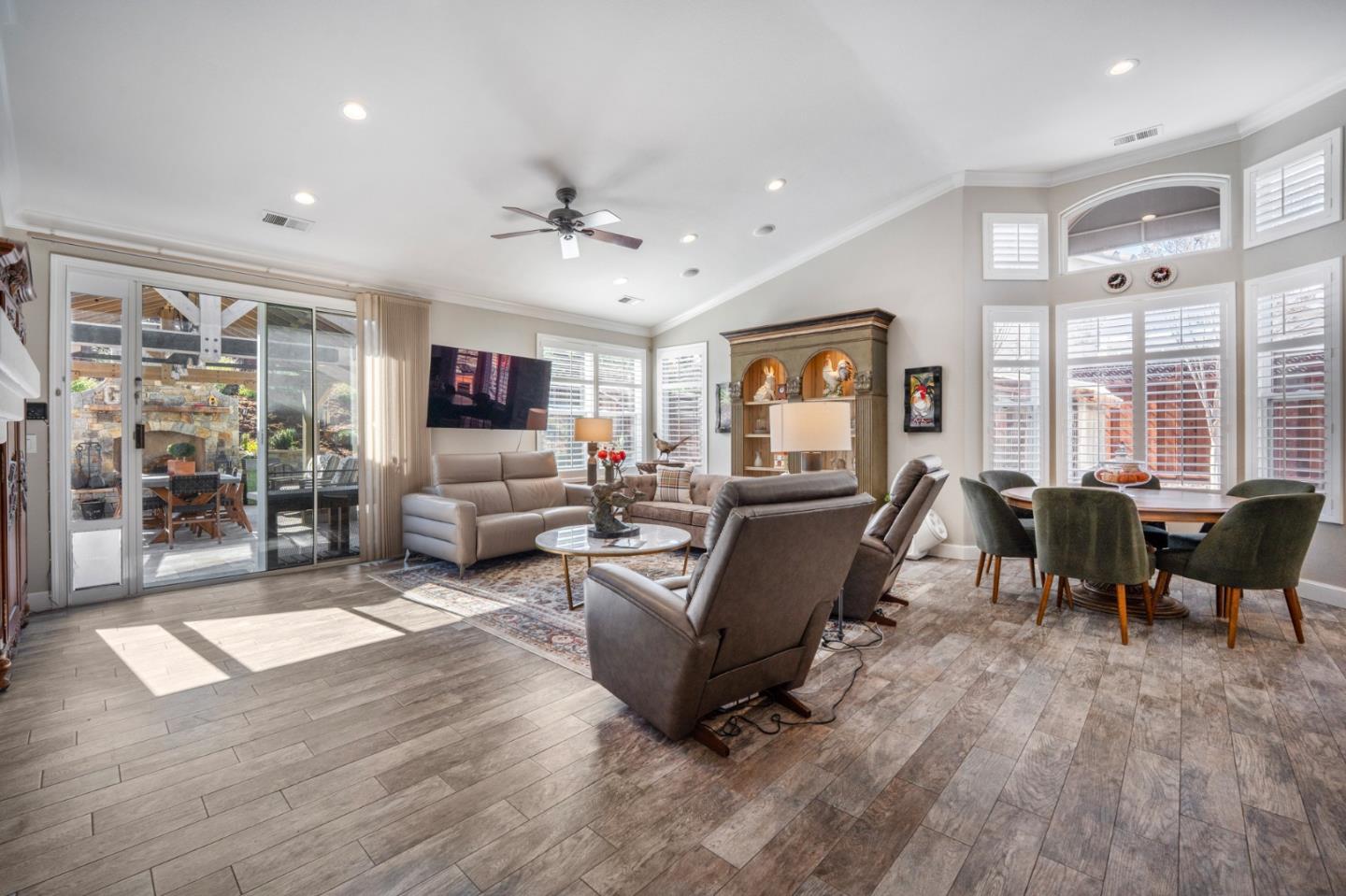 Detail Gallery Image 23 of 36 For 1235 Quail Ridge Way, Hollister,  CA 95023 - 4 Beds | 2/1 Baths