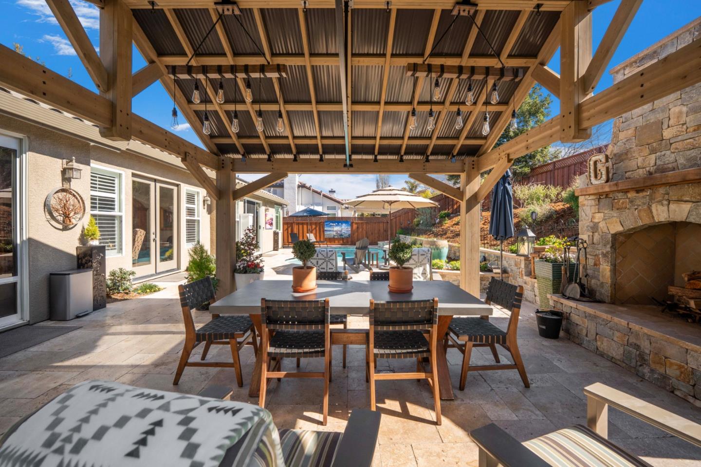 Detail Gallery Image 33 of 36 For 1235 Quail Ridge Way, Hollister,  CA 95023 - 4 Beds | 2/1 Baths