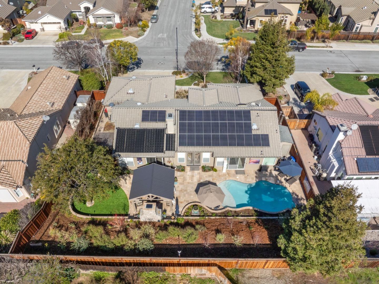 Detail Gallery Image 4 of 36 For 1235 Quail Ridge Way, Hollister,  CA 95023 - 4 Beds | 2/1 Baths
