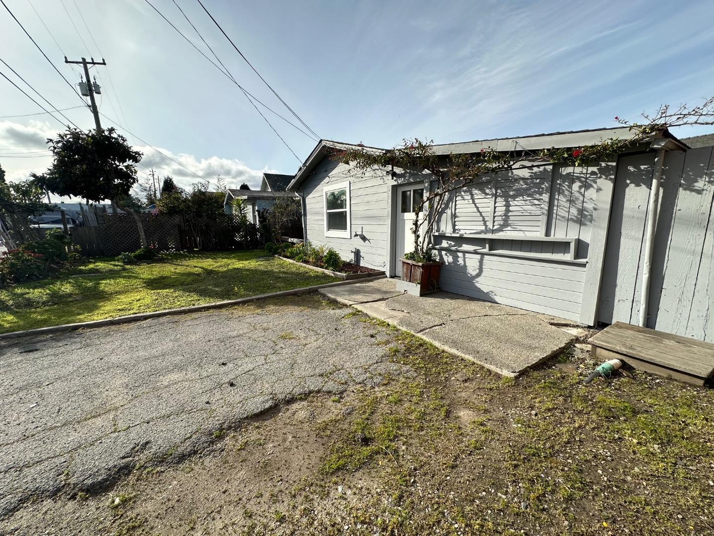 Detail Gallery Image 2 of 22 For 4057 Cory St, Soquel,  CA 95073 - 4 Beds | 1 Baths
