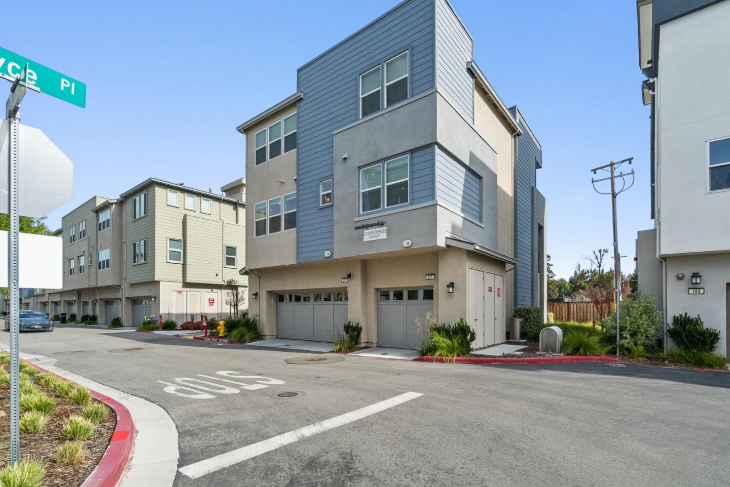 Detail Gallery Image 2 of 33 For 2913 Noyce Pl #217,  Santa Clara,  CA 95051 - 2 Beds | 2/1 Baths
