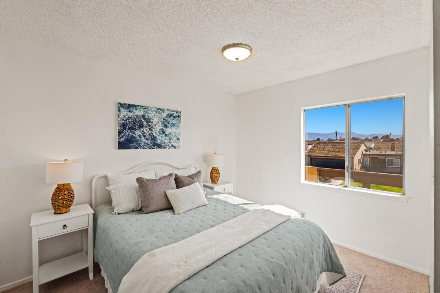 Detail Gallery Image 10 of 14 For 1532 Caceras Cir, Salinas,  CA 93906 - 3 Beds | 2 Baths