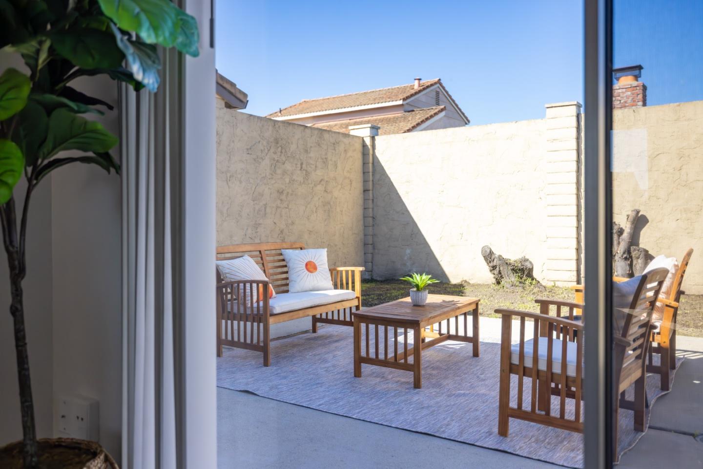 Detail Gallery Image 13 of 14 For 1532 Caceras Cir, Salinas,  CA 93906 - 3 Beds | 2 Baths