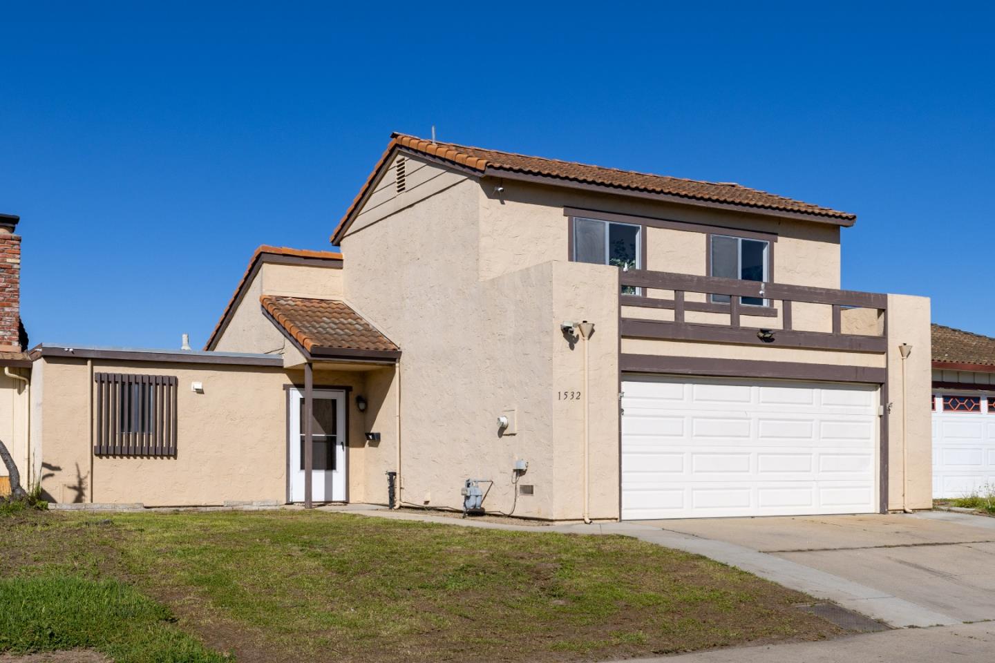 Detail Gallery Image 2 of 14 For 1532 Caceras Cir, Salinas,  CA 93906 - 3 Beds | 2 Baths