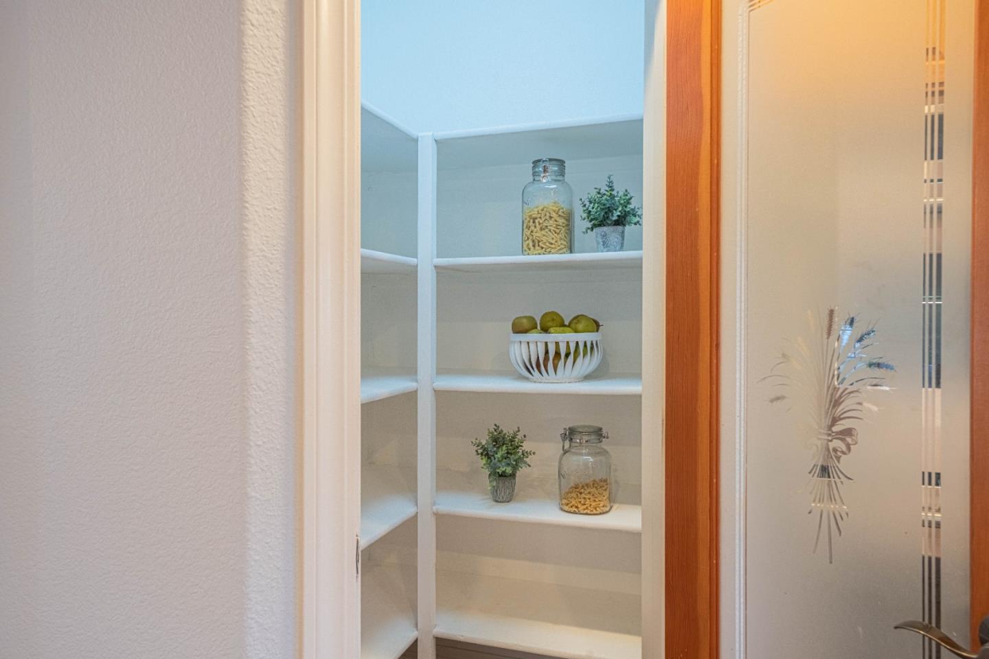 Detail Gallery Image 17 of 65 For 60 Brown Road, San Juan Bautista,  CA 95045 - 4 Beds | 4 Baths