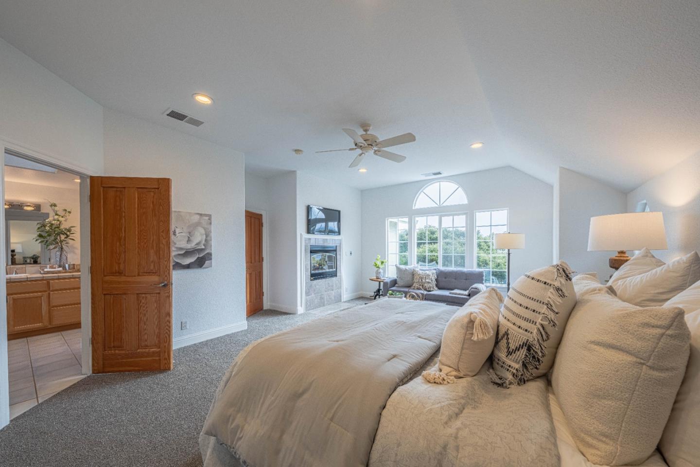 Detail Gallery Image 35 of 65 For 60 Brown Road, San Juan Bautista,  CA 95045 - 4 Beds | 4 Baths