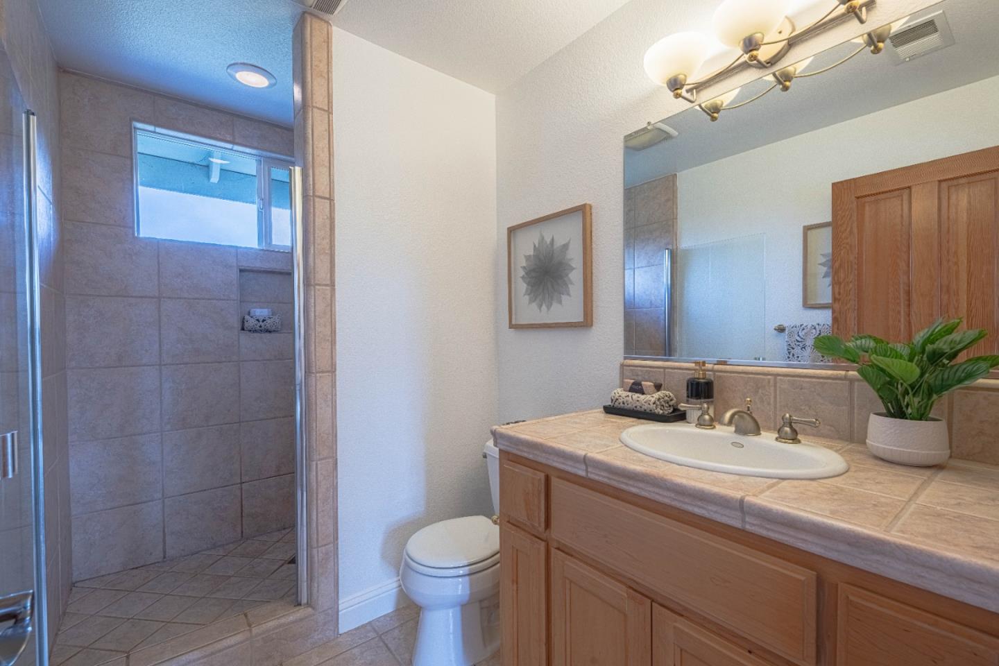 Detail Gallery Image 49 of 65 For 60 Brown Road, San Juan Bautista,  CA 95045 - 4 Beds | 4 Baths