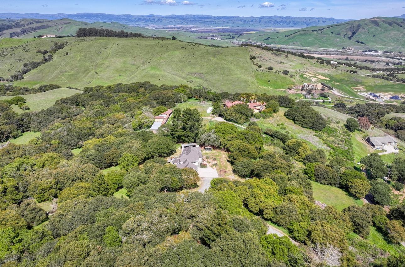 Detail Gallery Image 6 of 65 For 60 Brown Road, San Juan Bautista,  CA 95045 - 4 Beds | 4 Baths