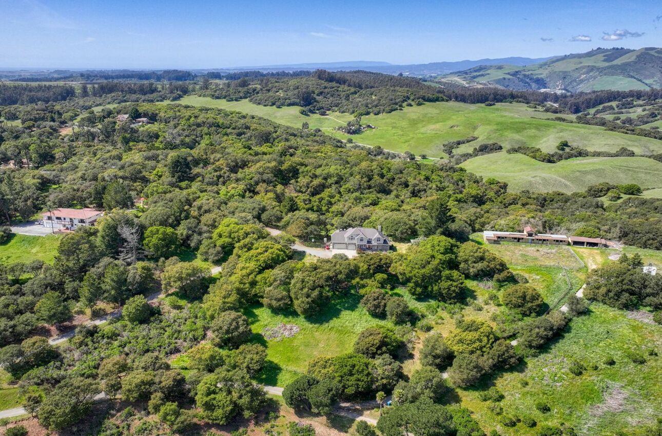 Detail Gallery Image 7 of 65 For 60 Brown Road, San Juan Bautista,  CA 95045 - 4 Beds | 4 Baths