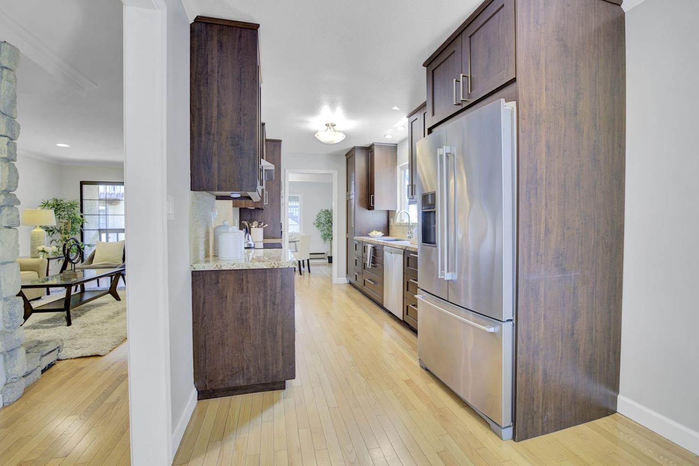 Detail Gallery Image 10 of 43 For 1120 Brewster Ave, Redwood City,  CA 94062 - 2 Beds | 2/1 Baths