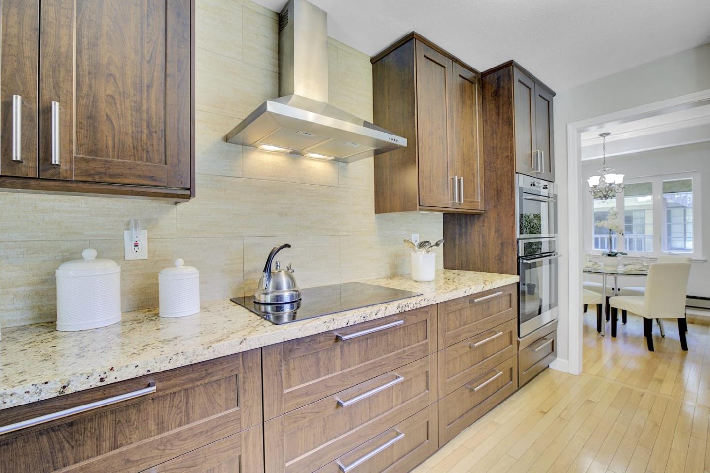 Detail Gallery Image 13 of 43 For 1120 Brewster Ave, Redwood City,  CA 94062 - 2 Beds | 2/1 Baths