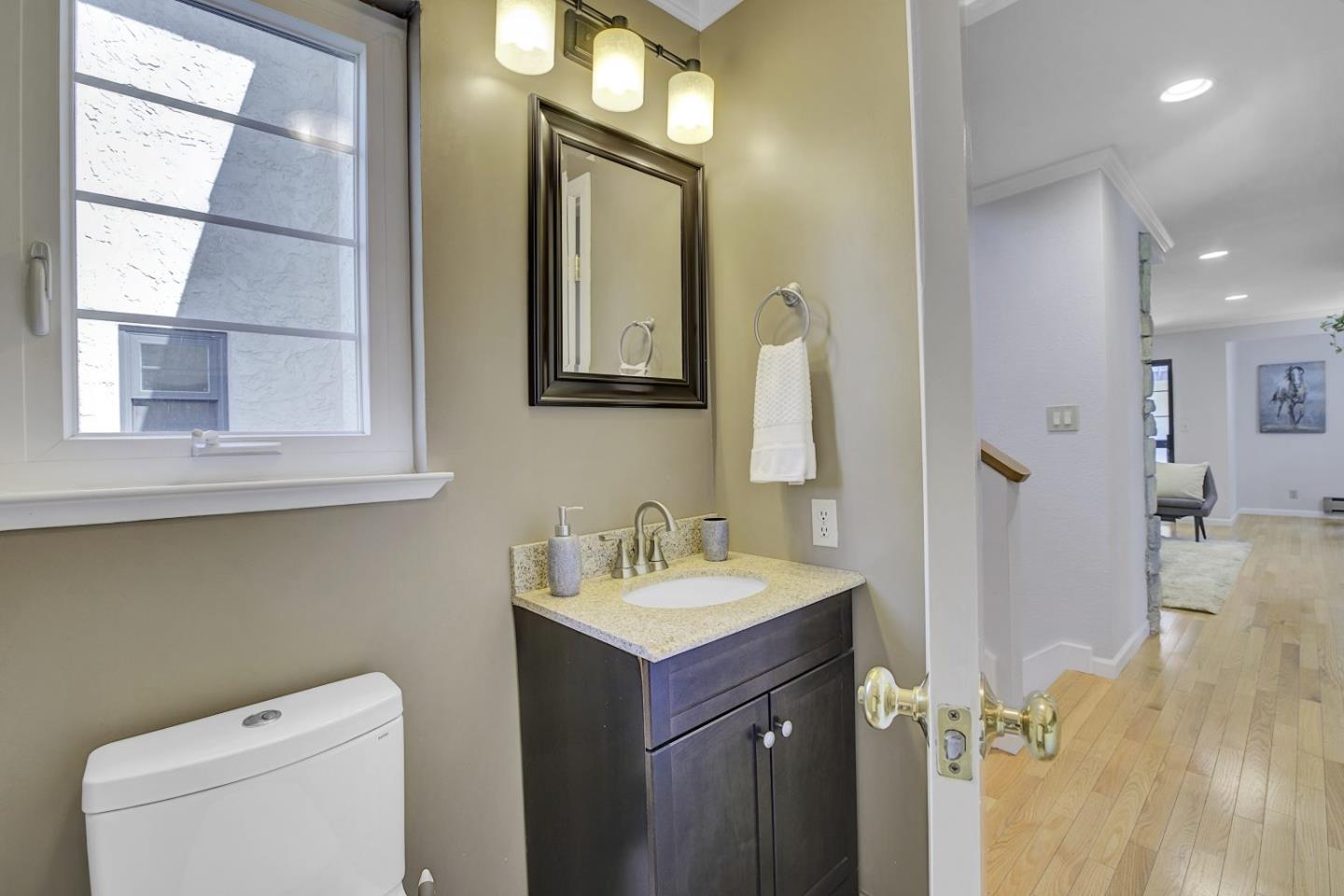 Detail Gallery Image 19 of 43 For 1120 Brewster Ave, Redwood City,  CA 94062 - 2 Beds | 2/1 Baths