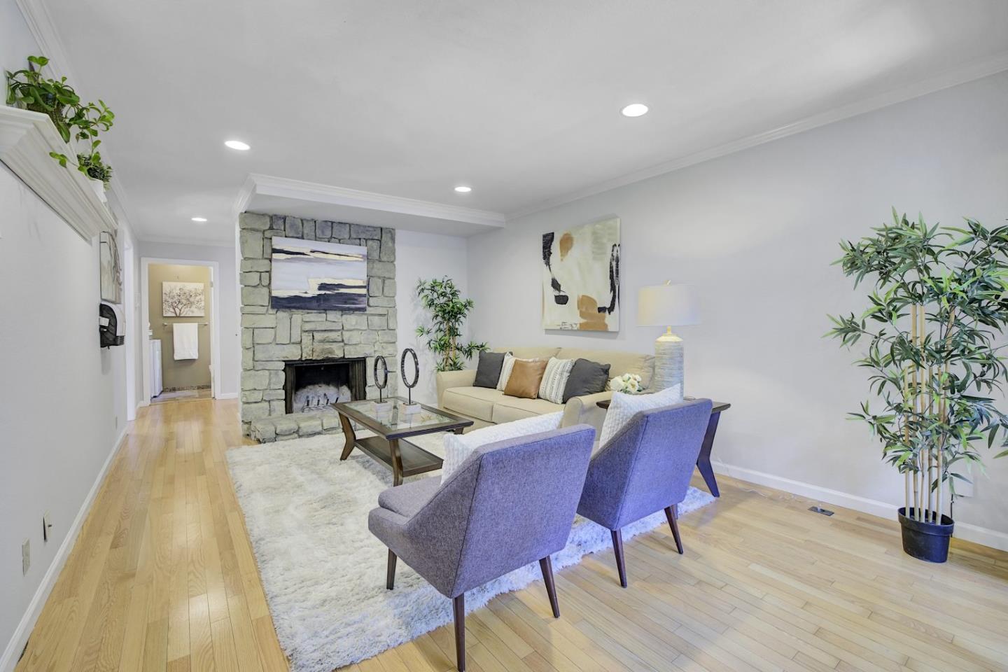 Detail Gallery Image 2 of 43 For 1120 Brewster Ave, Redwood City,  CA 94062 - 2 Beds | 2/1 Baths