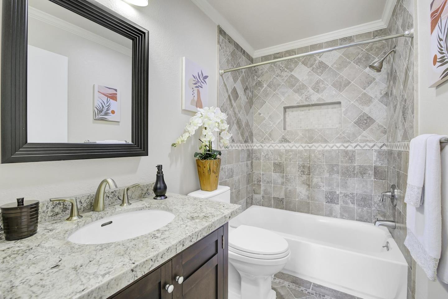Detail Gallery Image 21 of 43 For 1120 Brewster Ave, Redwood City,  CA 94062 - 2 Beds | 2/1 Baths