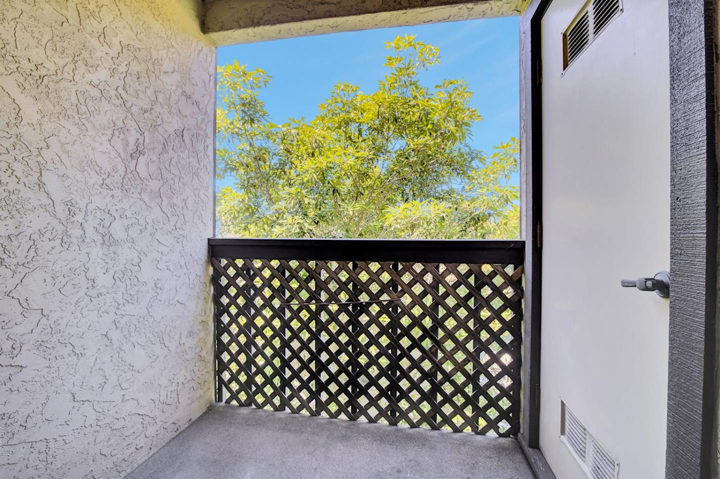 Detail Gallery Image 25 of 43 For 1120 Brewster Ave, Redwood City,  CA 94062 - 2 Beds | 2/1 Baths