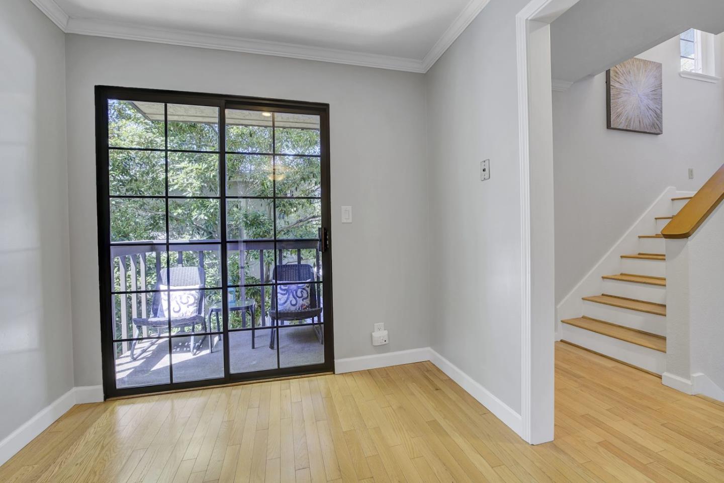 Detail Gallery Image 8 of 43 For 1120 Brewster Ave, Redwood City,  CA 94062 - 2 Beds | 2/1 Baths