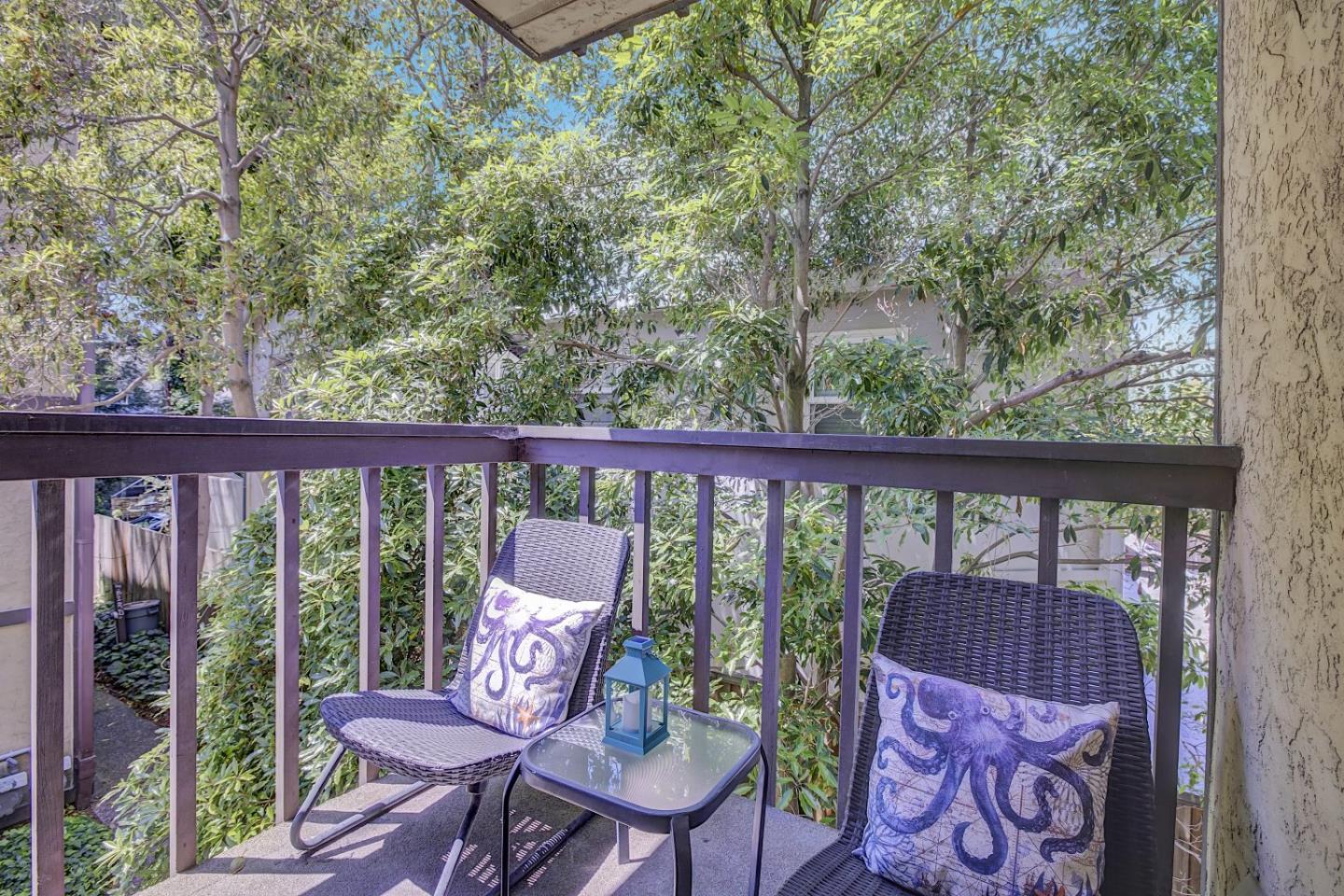 Detail Gallery Image 9 of 43 For 1120 Brewster Ave, Redwood City,  CA 94062 - 2 Beds | 2/1 Baths