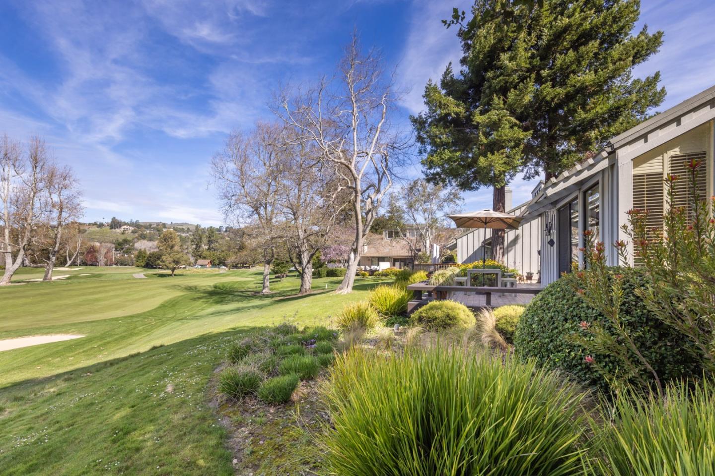 Detail Gallery Image 15 of 34 For 9565 Oak Ct, Carmel,  CA 93923 - 3 Beds | 3 Baths