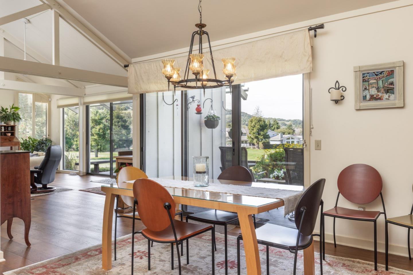 Detail Gallery Image 17 of 34 For 9565 Oak Ct, Carmel,  CA 93923 - 3 Beds | 3 Baths