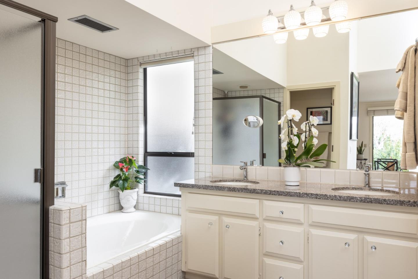 Detail Gallery Image 24 of 34 For 9565 Oak Ct, Carmel,  CA 93923 - 3 Beds | 3 Baths