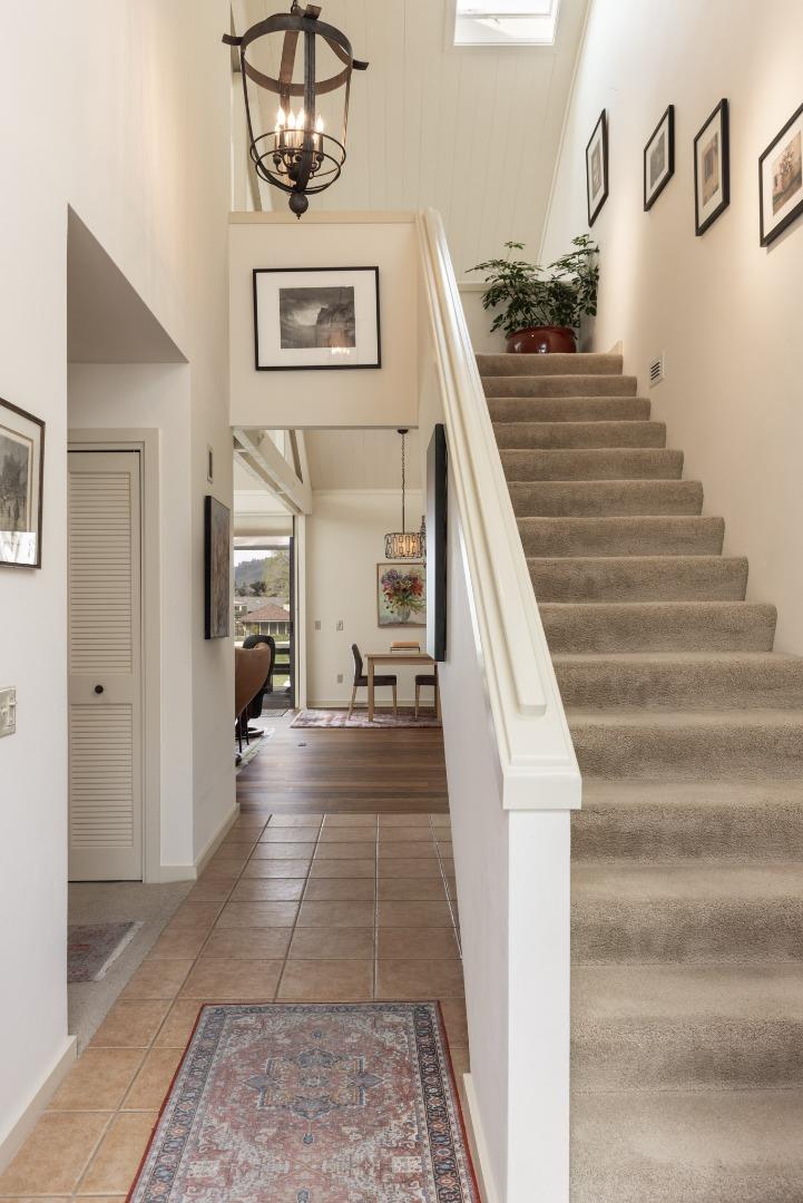Detail Gallery Image 9 of 34 For 9565 Oak Ct, Carmel,  CA 93923 - 3 Beds | 3 Baths