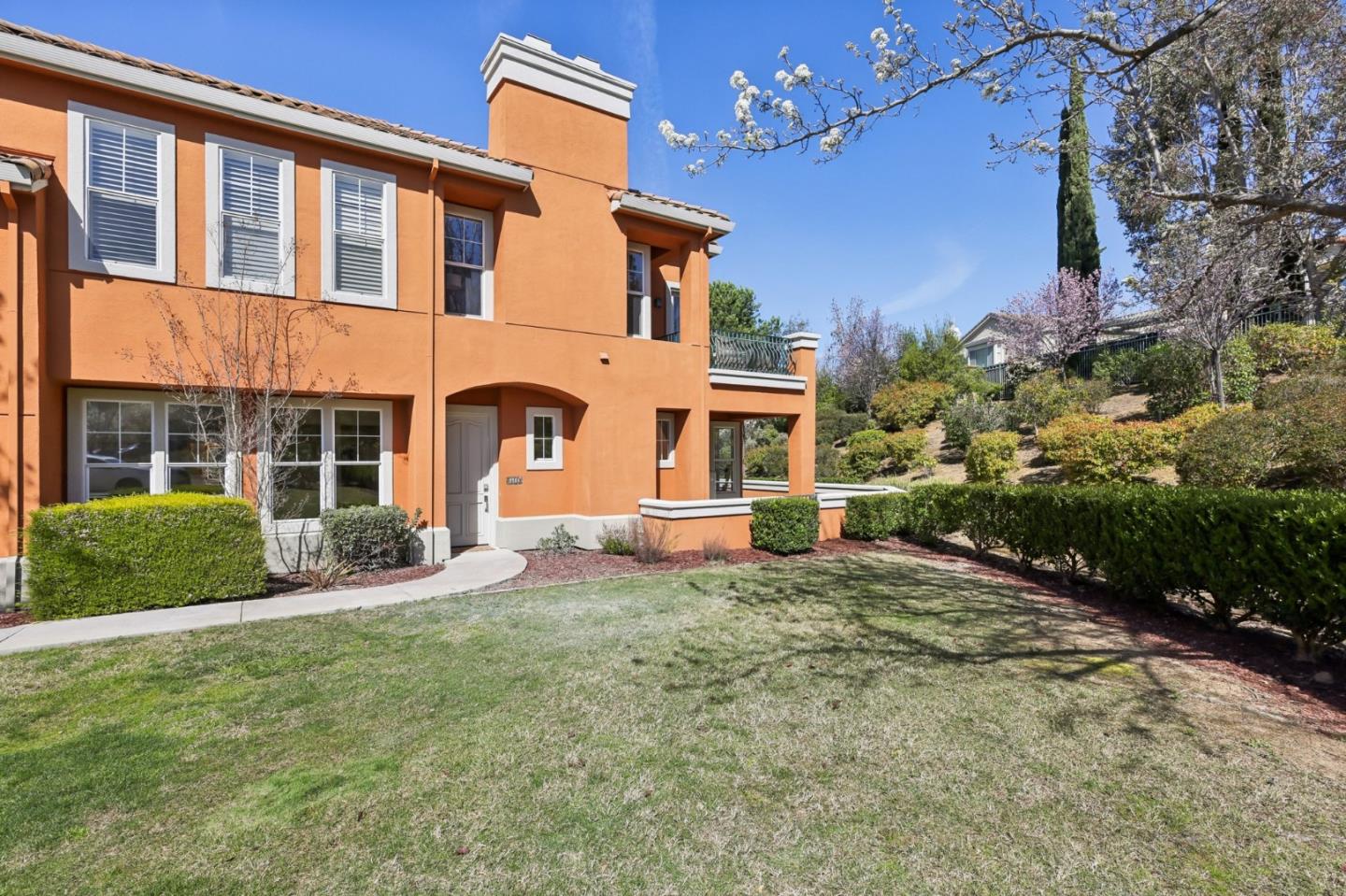 Detail Gallery Image 2 of 64 For 5384 Silver Trail Ct, San Jose,  CA 95138 - 2 Beds | 2 Baths