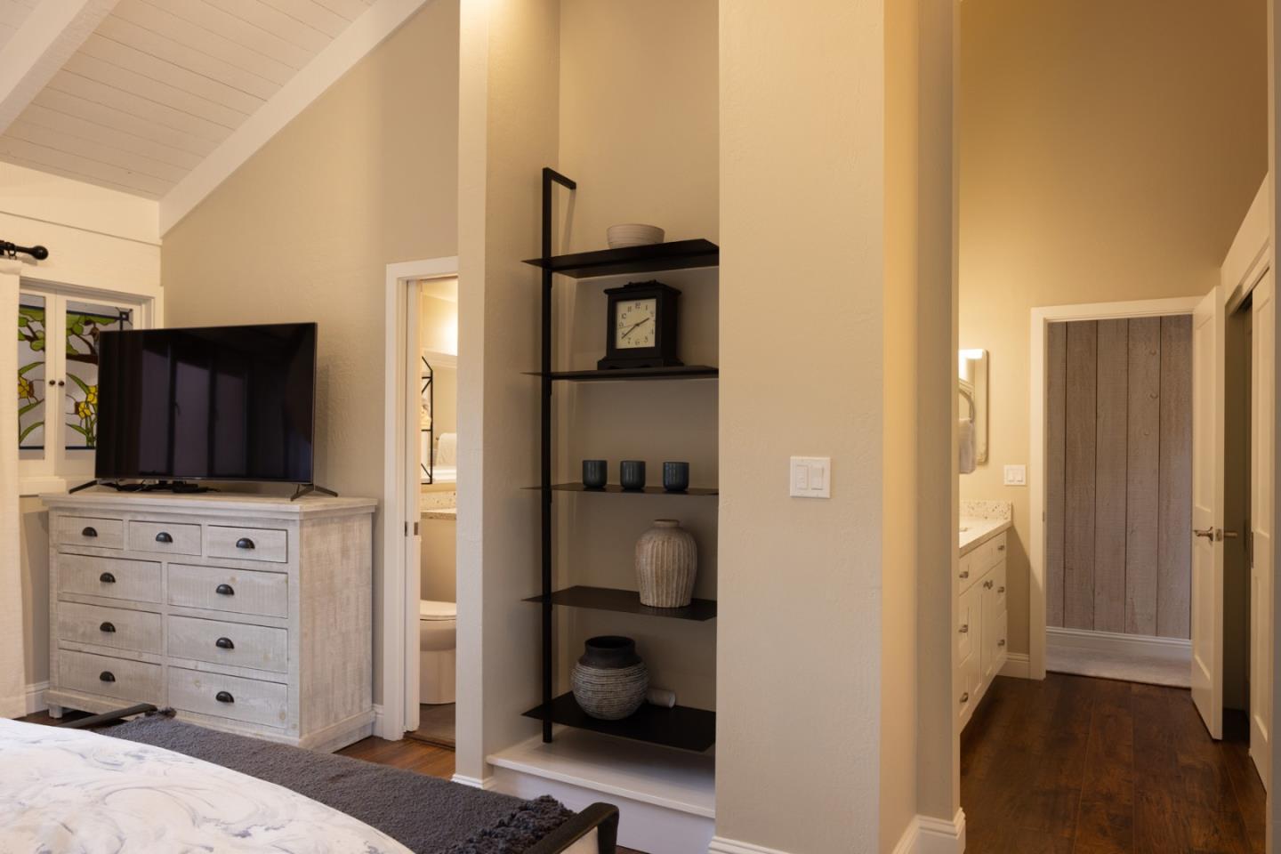 Detail Gallery Image 12 of 22 For 7026 Valley Greens Cir #10,  Carmel,  CA 93923 - 3 Beds | 2 Baths