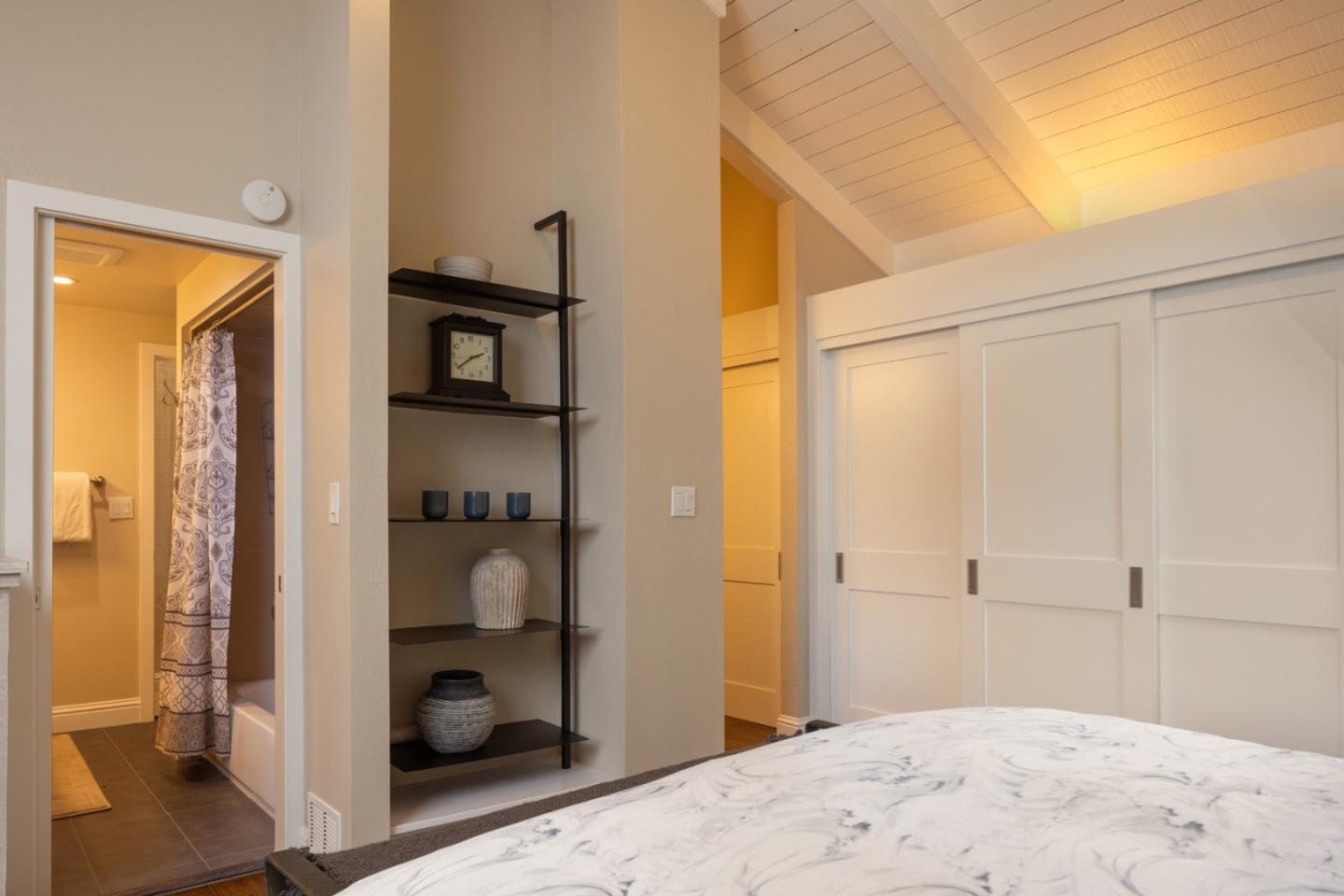 Detail Gallery Image 13 of 22 For 7026 Valley Greens Cir #10,  Carmel,  CA 93923 - 3 Beds | 2 Baths