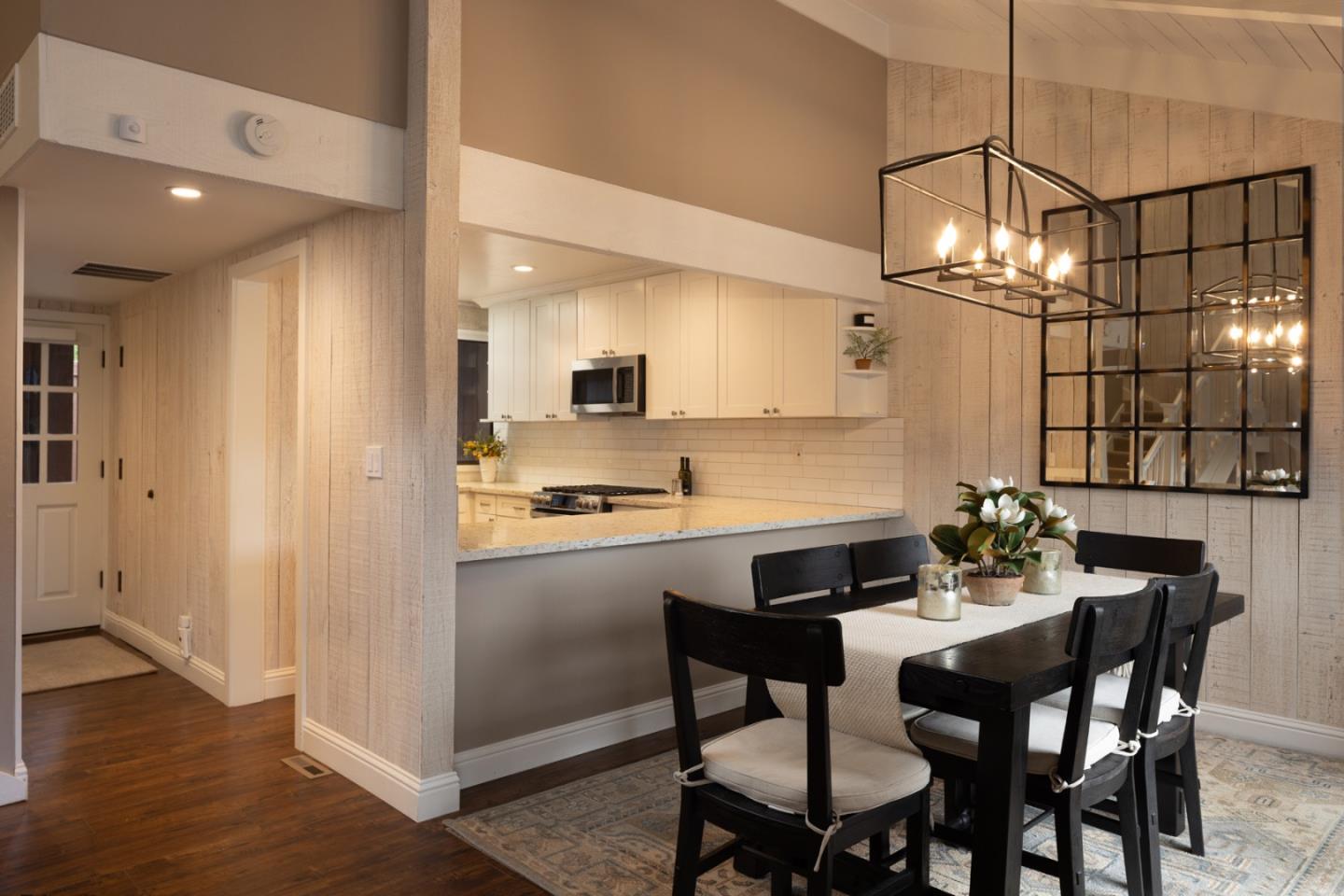 Detail Gallery Image 5 of 22 For 7026 Valley Greens Cir #10,  Carmel,  CA 93923 - 3 Beds | 2 Baths