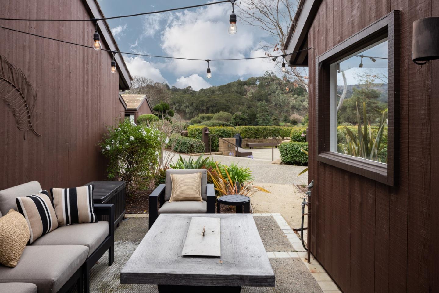 Detail Gallery Image 7 of 22 For 7026 Valley Greens Cir #10,  Carmel,  CA 93923 - 3 Beds | 2 Baths