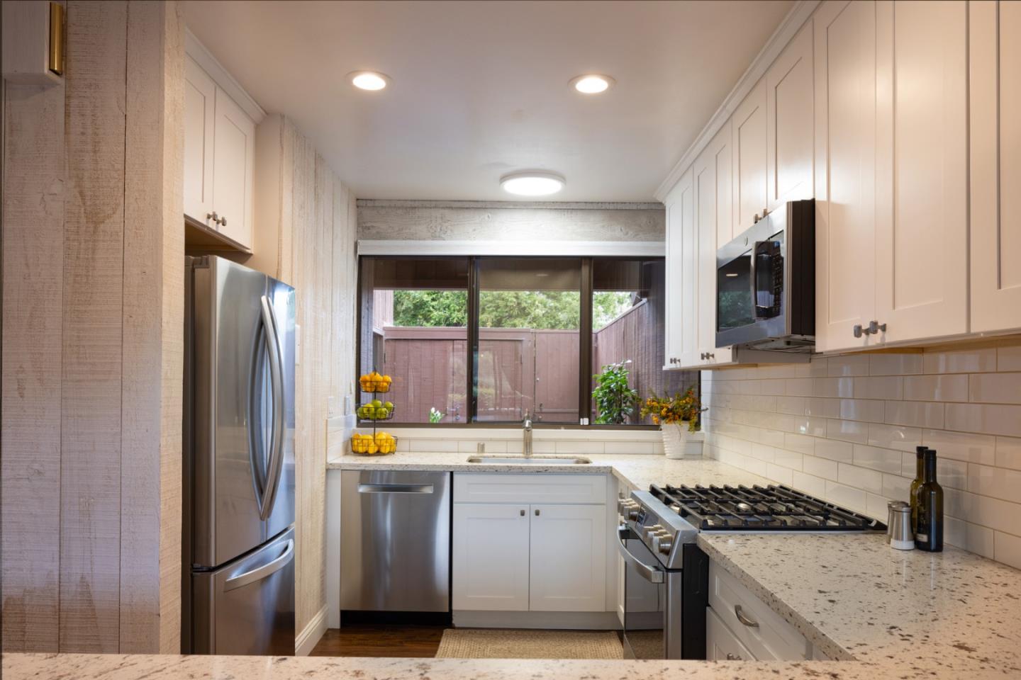 Detail Gallery Image 9 of 22 For 7026 Valley Greens Cir #10,  Carmel,  CA 93923 - 3 Beds | 2 Baths