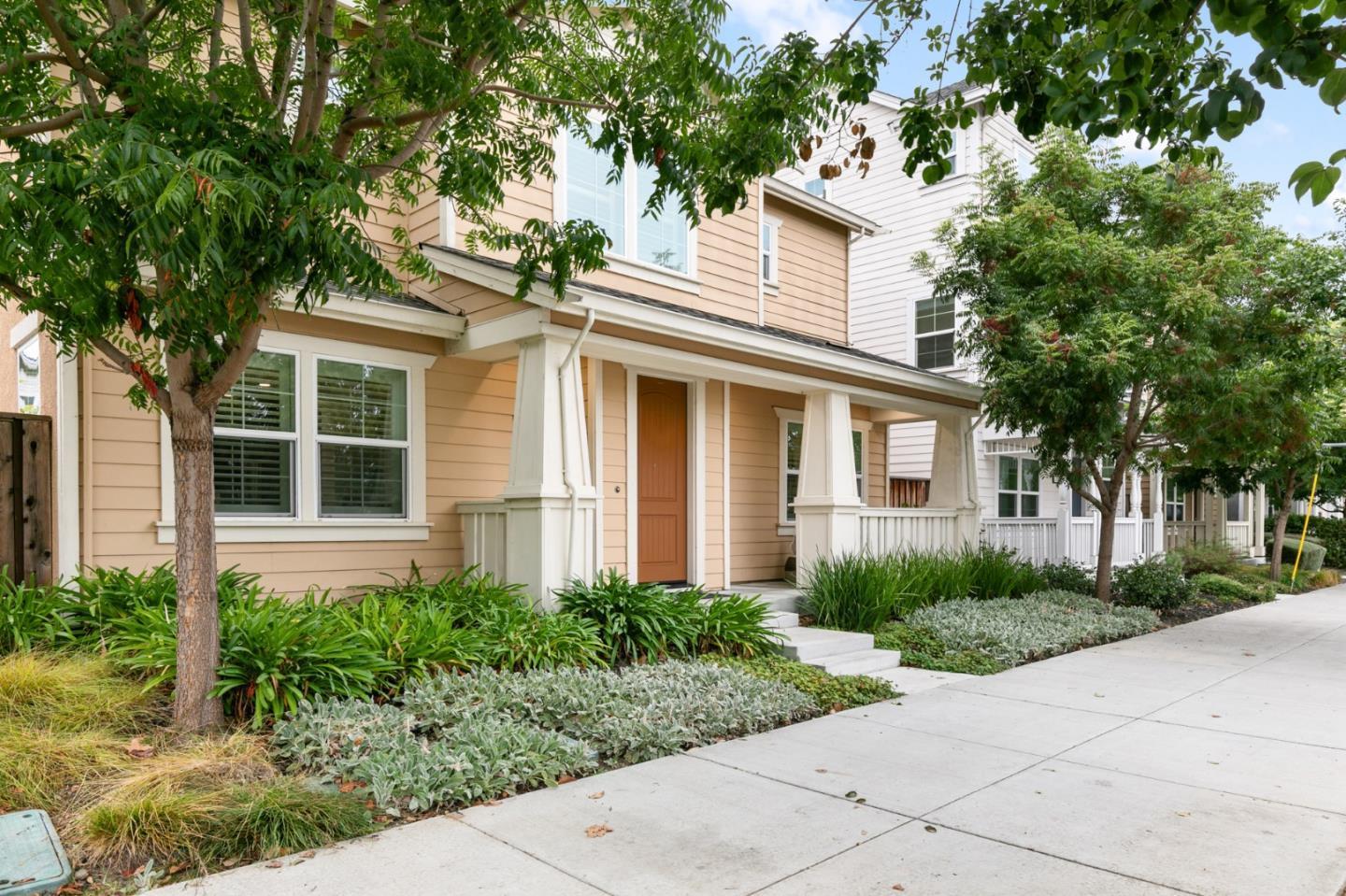 Detail Gallery Image 2 of 30 For 761 N 11th St, San Jose,  CA 95112 - 4 Beds | 3 Baths