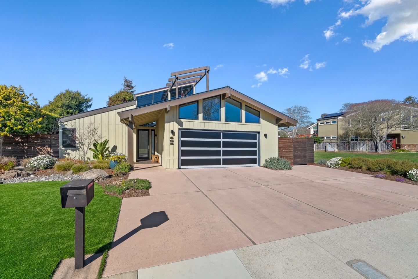 Detail Gallery Image 2 of 60 For 165 via Trinita, Aptos,  CA 95003 - 3 Beds | 2 Baths