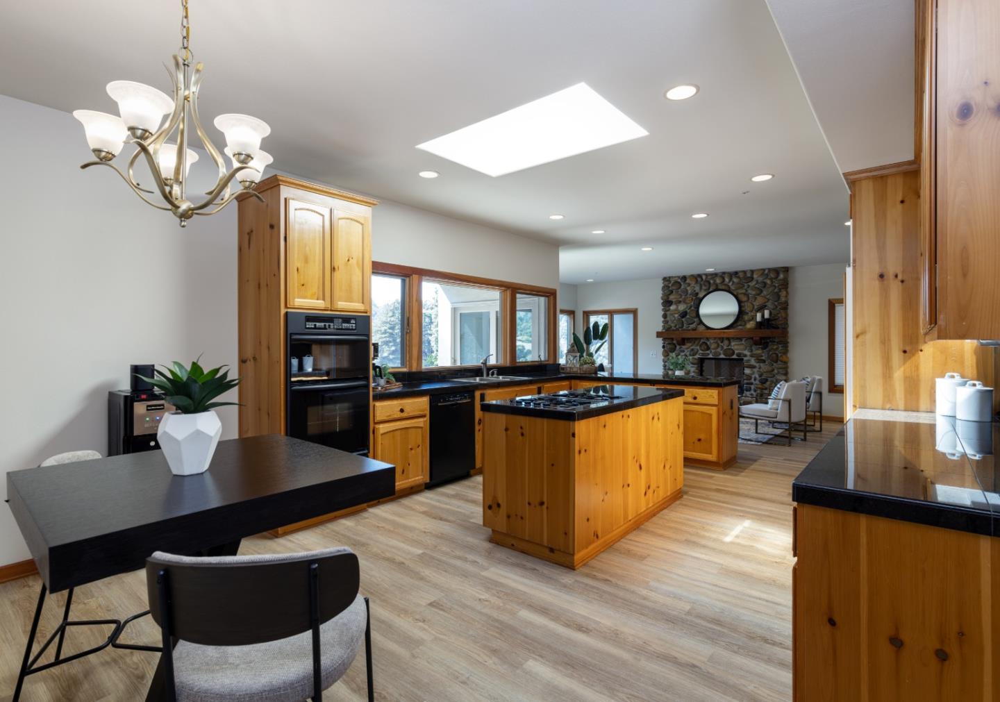 Detail Gallery Image 13 of 51 For 3375 Allred Ln, Soquel,  CA 95073 - 3 Beds | 3/2 Baths