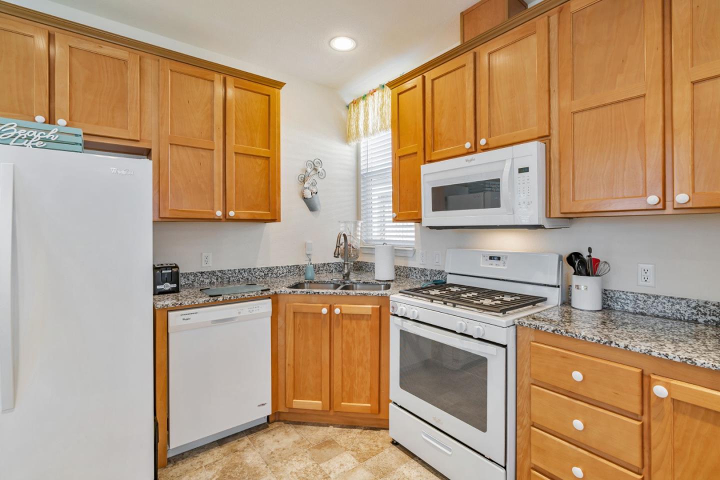 Detail Gallery Image 9 of 33 For 356 Reservation Rd #57,  Marina,  CA 93933 - 2 Beds | 2 Baths