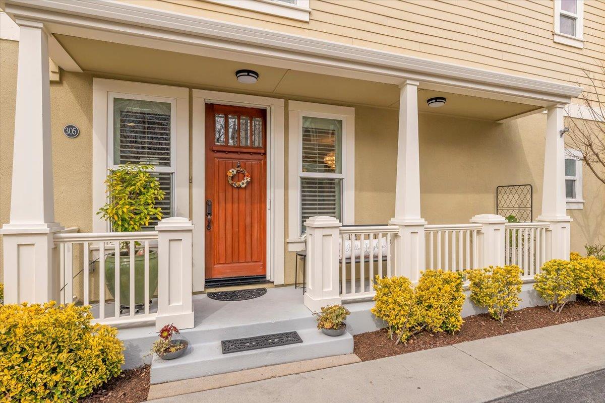 Detail Gallery Image 2 of 27 For 305 Creekside Village Dr, Los Gatos,  CA 95032 - 3 Beds | 2/1 Baths