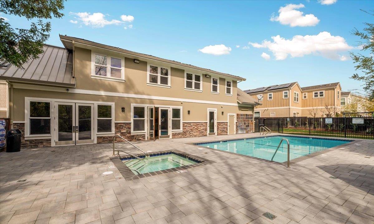 Detail Gallery Image 21 of 27 For 305 Creekside Village Dr, Los Gatos,  CA 95032 - 3 Beds | 2/1 Baths