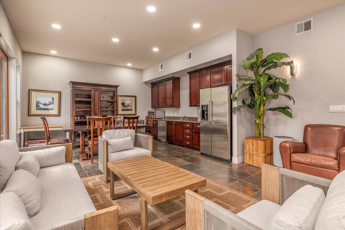 Detail Gallery Image 23 of 27 For 305 Creekside Village Dr, Los Gatos,  CA 95032 - 3 Beds | 2/1 Baths