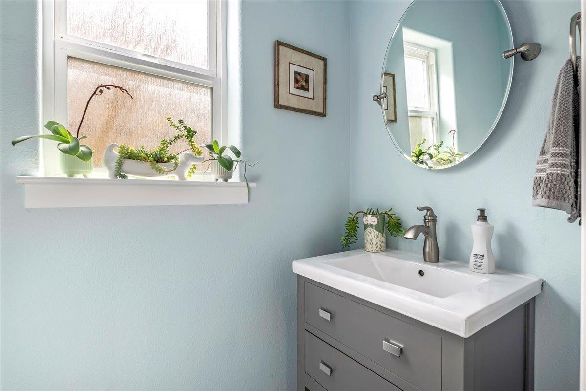 Detail Gallery Image 9 of 27 For 305 Creekside Village Dr, Los Gatos,  CA 95032 - 3 Beds | 2/1 Baths
