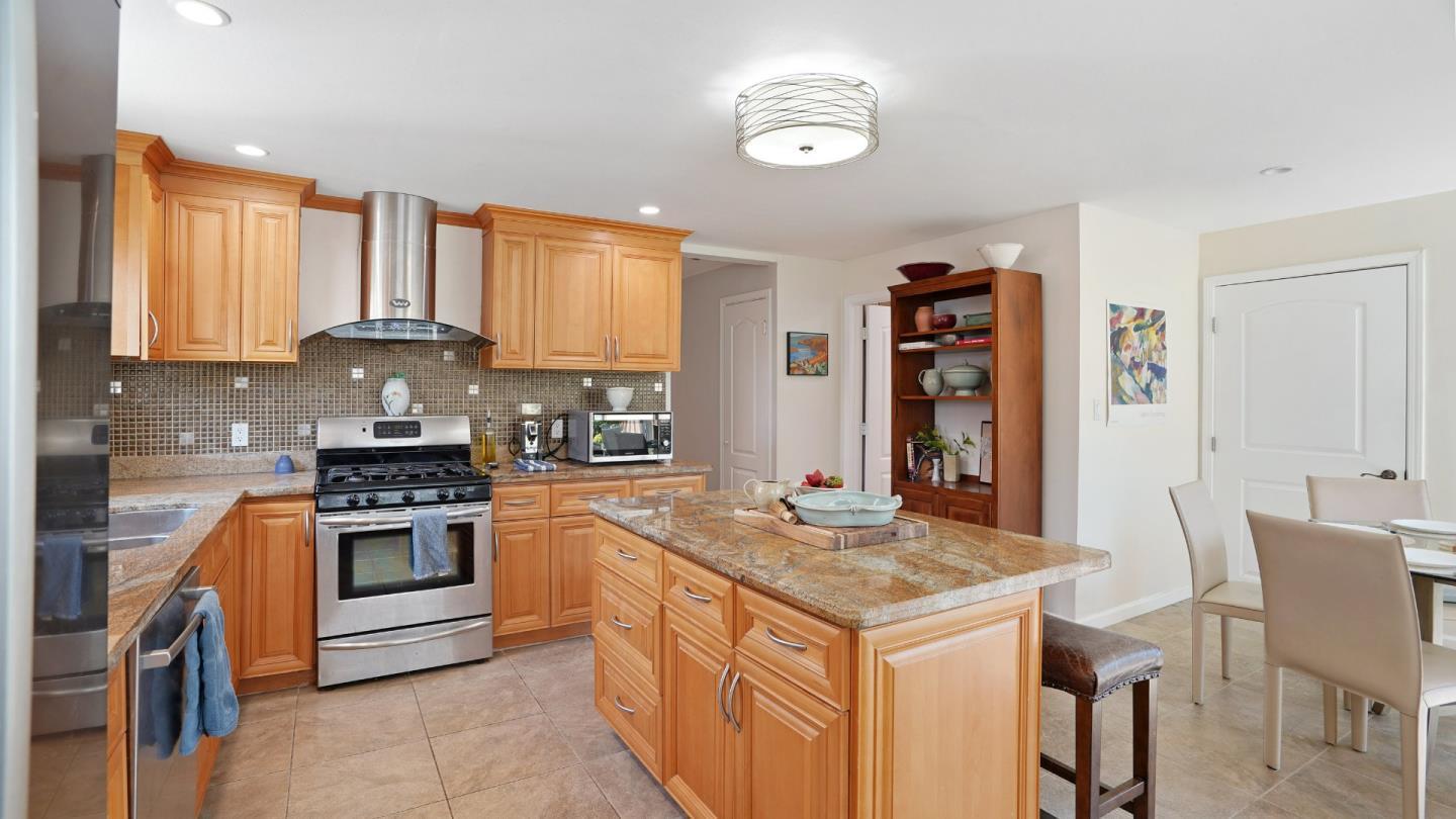 Detail Gallery Image 10 of 41 For 938 Fulton St, Redwood City,  CA 94061 - 3 Beds | 2 Baths